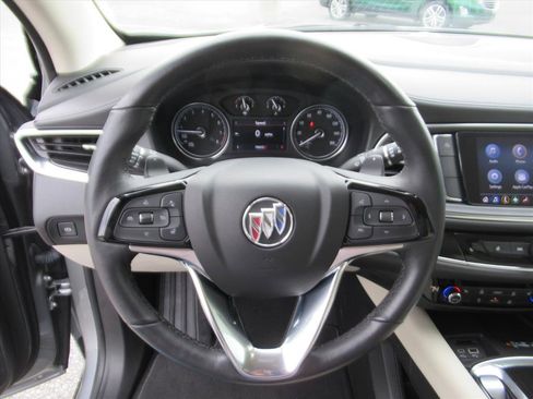 Used 2023 Buick Enclave Essence image 17