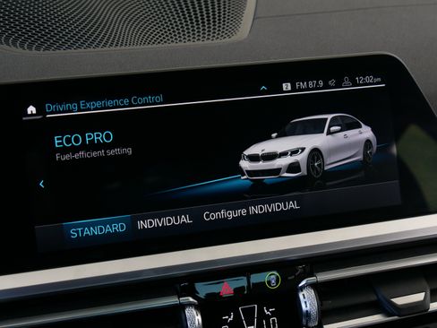 Used 2019 BMW 330i Sedan w/ M Sport Package RWD image 37
