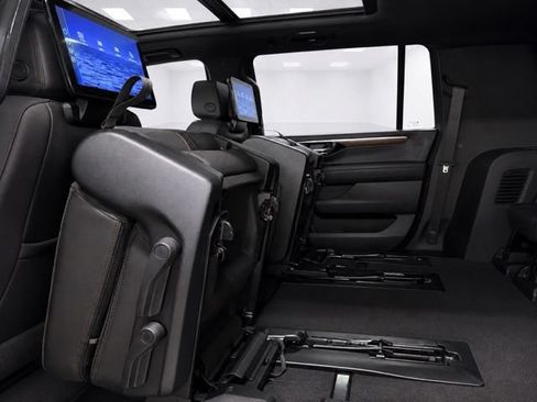 Used 2026 Chevrolet Suburban High Country AWD/4WD image 30