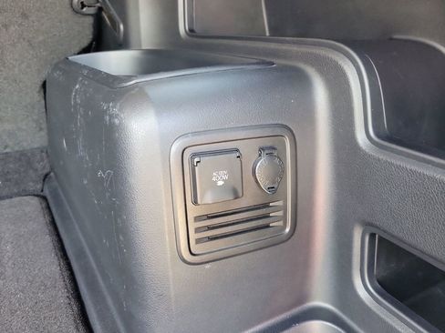Used 2018 Toyota 4Runner SR5 RWD image 37