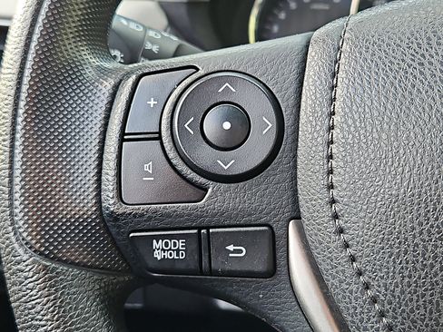 Used 2014 Toyota Corolla LE image 22