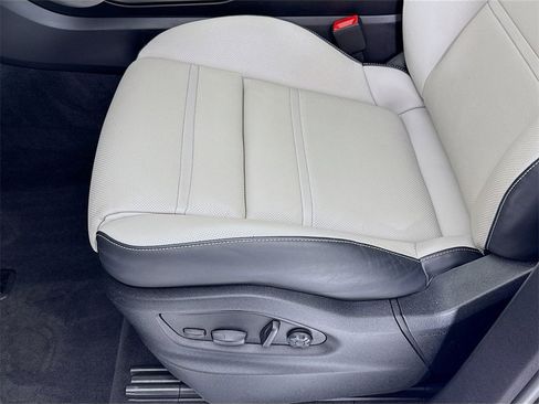 Certified 2024 Porsche Cayenne image 14