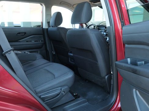 Used 2023 Nissan Pathfinder SV image 27