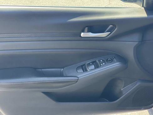 Used 2024 Nissan Altima 2.5 SV FWD image 18