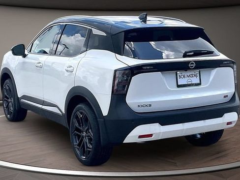 New 2026 Nissan Kicks SR w/ SR Premium Package FWD image 3