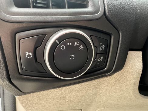 Used 2015 Ford Focus SE FWD image 20