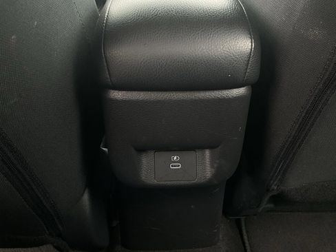 Used 2025 Nissan Versa SV FWD image 12