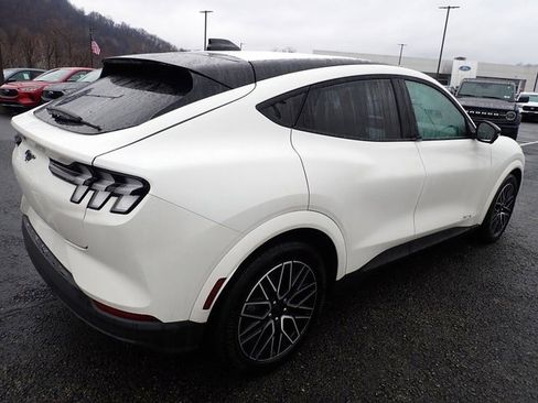 Certified 2025 Ford Mustang Mach-E Premium image 8