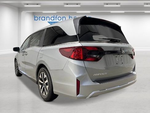 New 2026 Honda Odyssey EX-L image 3