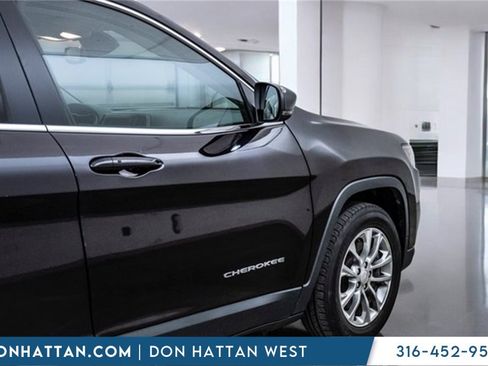 Used 2021 Jeep Cherokee Latitude Lux w/ Comfort/Convenience Group image 42
