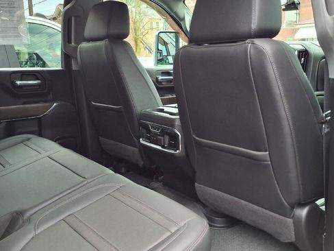 Used 2022 GMC Sierra 3500 Denali AWD/4WD image 11