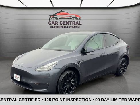 Used 2022 Tesla Model Y Long Range image 1