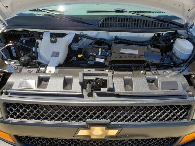 Used 2018 Chevrolet Express 2500 w/ Driver Convenience Package RWD image 27