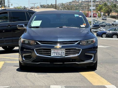 Used 2017 Chevrolet Malibu LT FWD image 7