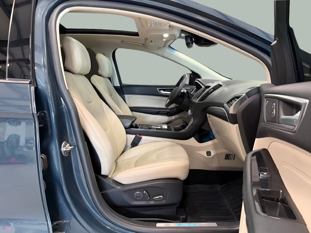 Used 2019 Ford Edge Titanium w/ Equipment Group 301A AWD/4WD image 33