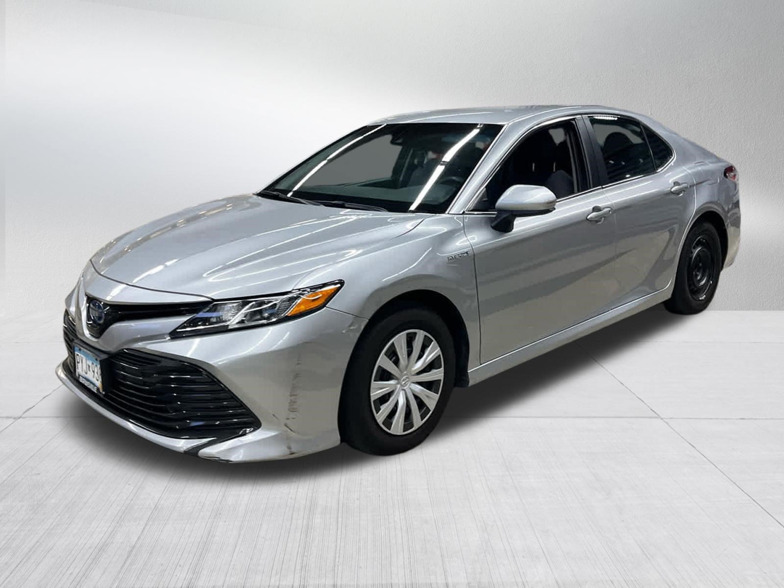 Certified 2018 Toyota Camry LE FWD image 3