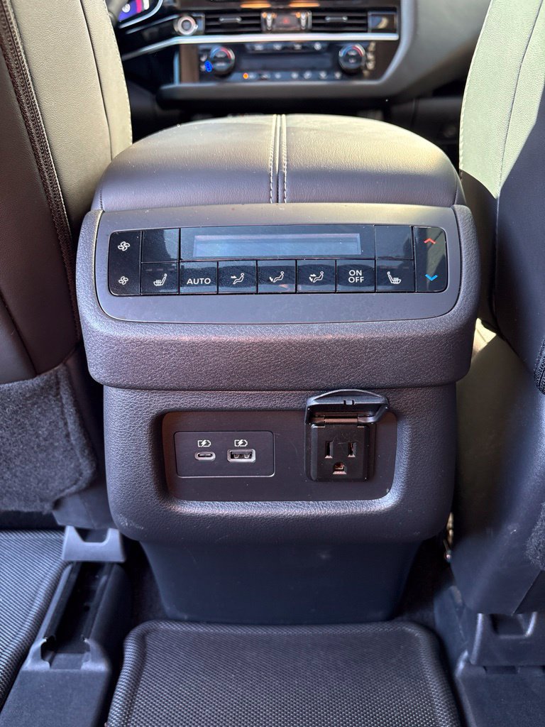 Used 2024 Nissan Pathfinder Platinum w/ Cargo Package AWD/4WD image 32