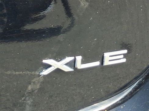 Used 2018 Toyota Avalon XLE Premium w/ All Weather Liner Package image 32