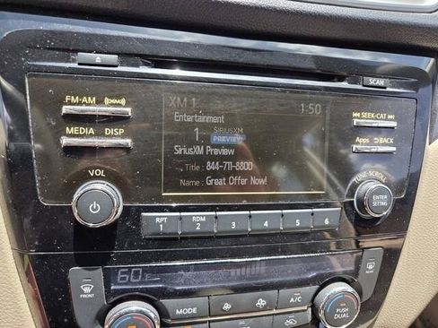 Used 2015 Nissan Rogue SV FWD image 15