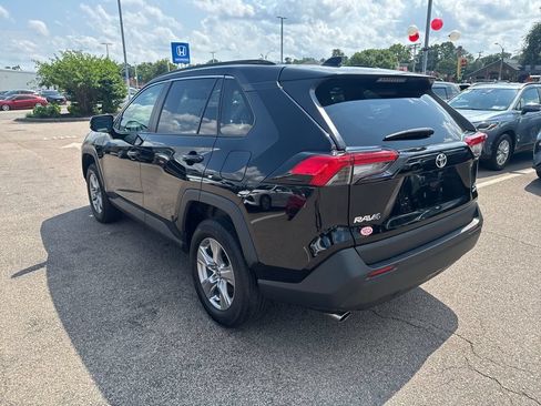 Used 2025 Toyota RAV4 XLE AWD/4WD image 5