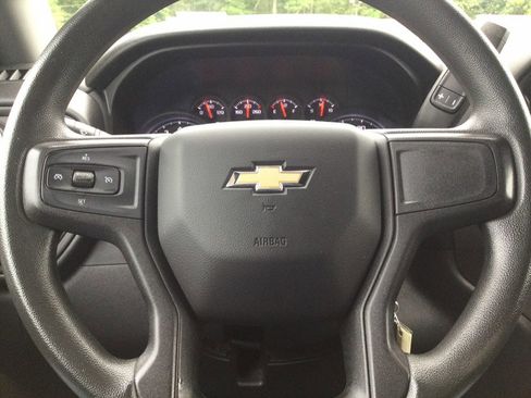 Used 2019 Chevrolet Silverado 1500 Custom w/ Custom Value Package AWD/4WD image 26