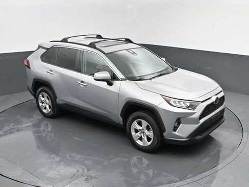 Used 2019 Toyota RAV4 XLE w/ All Weather Liner Package AWD/4WD image 18