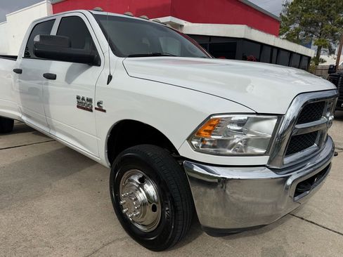 Used 2018 RAM 3500 Tradesman w/ Chrome Appearance Group image 12