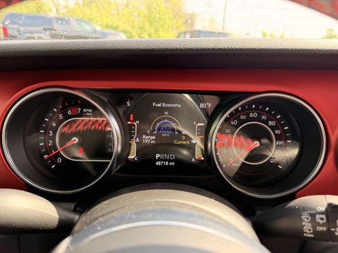 Used 2021 Jeep Wrangler Rubicon AWD/4WD image 14