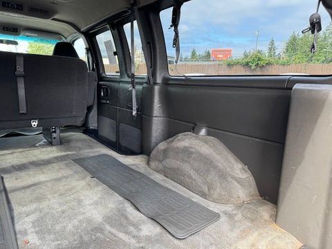 Used 2001 Chevrolet Express 3500 Passenger w/ LS Preferred Equipment Group RWD image 16