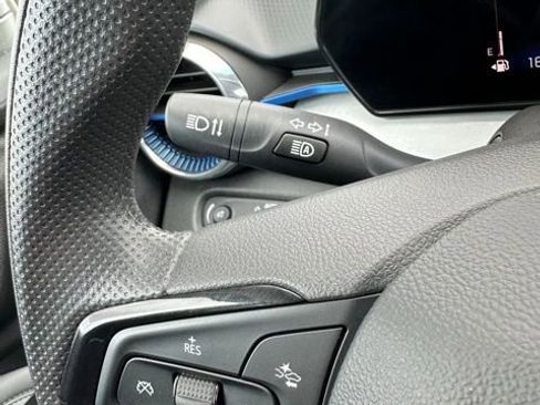 Certified 2024 Chevrolet Trax LT image 35