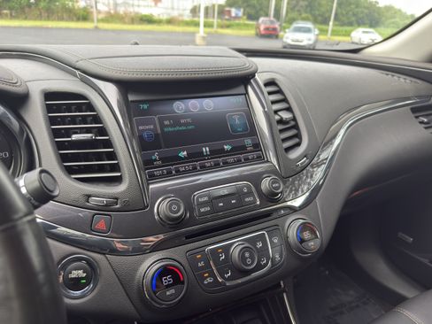 Used 2014 Chevrolet Impala LTZ FWD image 13