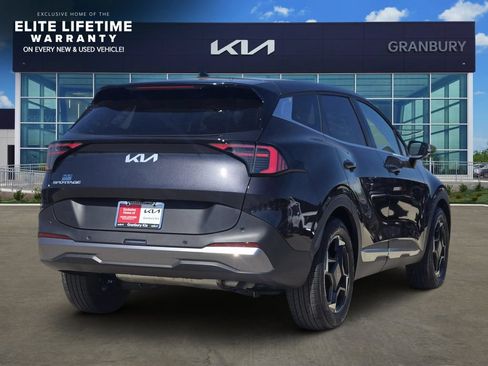 Used 2026 Kia Sportage EX FWD image 5