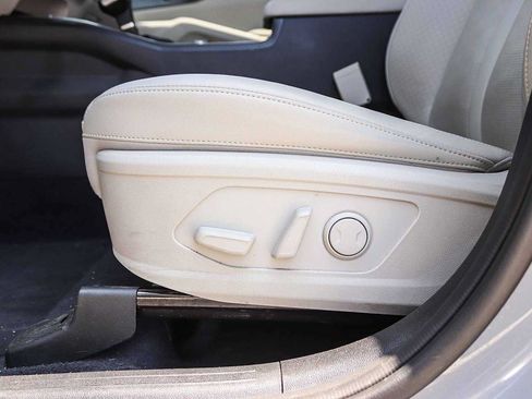 Used 2025 Kia Sorento S w/ Panoramic Sunroof Package FWD image 19