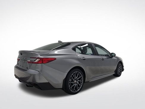 Used 2025 Toyota Camry SE AWD/4WD image 4