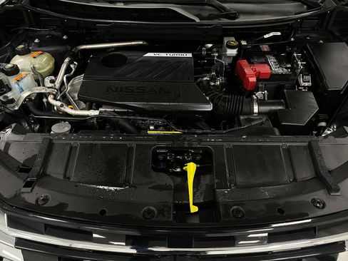 Certified 2025 Nissan Rogue SV image 11