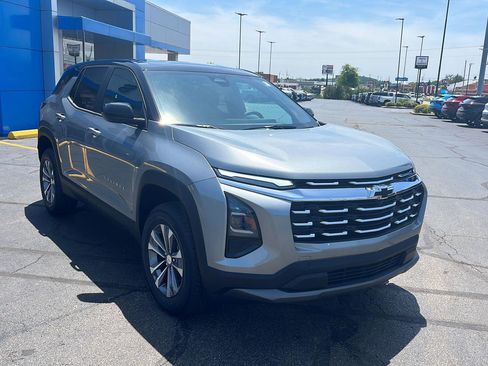 New 2026 Chevrolet Equinox LT w/ Convenience Package II AWD/4WD image 8