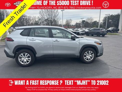 Used 2026 Toyota Corolla Cross L image 2