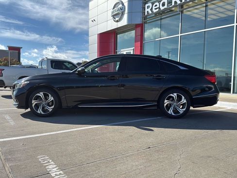 Used 2019 Honda Accord EX image 10