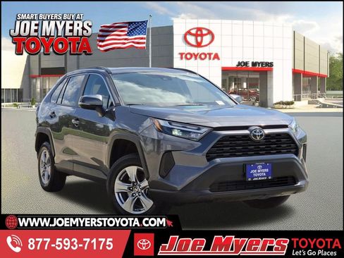 Used 2025 Toyota RAV4 XLE FWD image 1