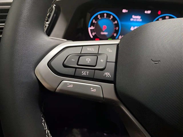 Used 2025 Volkswagen Atlas Cross Sport SE AWD/4WD image 56