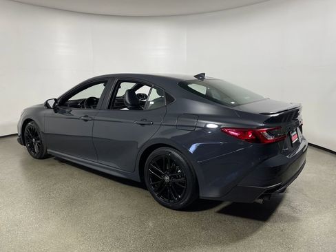 Certified 2025 Toyota Camry SE FWD image 5