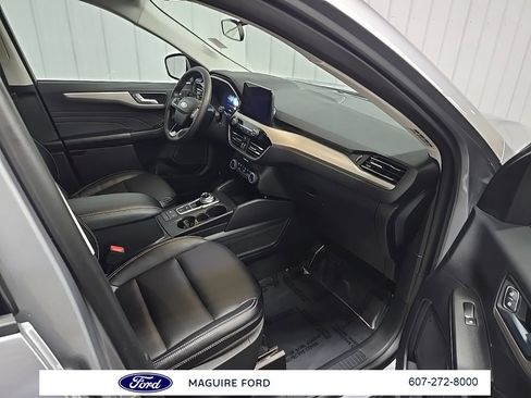 Used 2022 Ford Escape SEL w/ Technology Package image 15