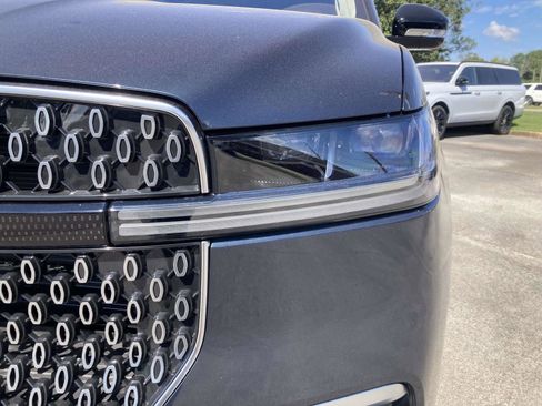 New 2025 Lincoln Navigator Reserve image 11