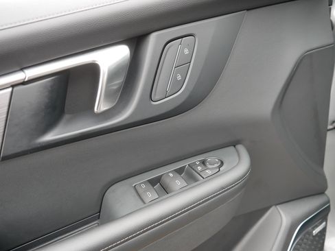 Used 2025 Buick Enclave Preferred image 19