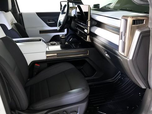 Used 2025 GMC Hummer EV 2X w/ LPO, Illumination Package AWD/4WD image 34