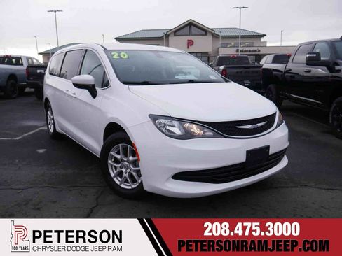 Used 2020 Chrysler Voyager LX image 1