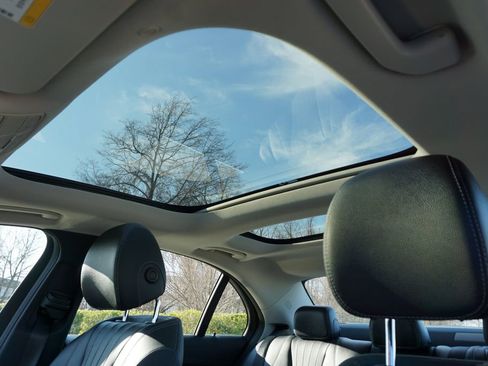 Used 2020 Mercedes-Benz E 350 Sedan image 12