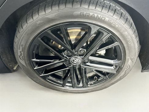 Used 2025 Toyota Camry SE FWD image 11
