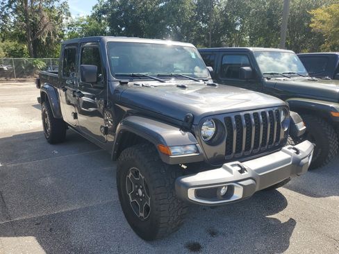Used 2023 Jeep Gladiator Sport AWD/4WD image 2
