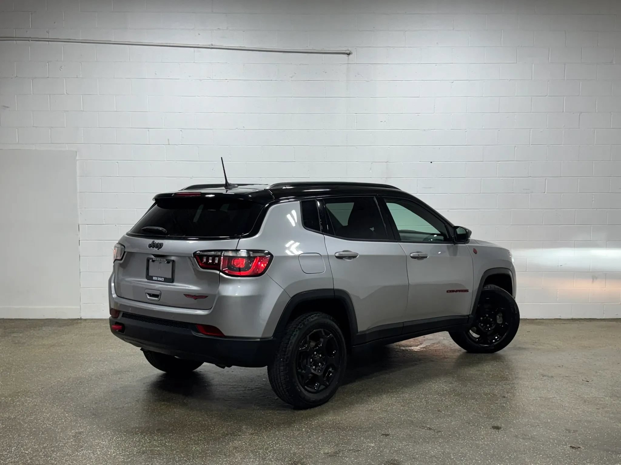 Used 2023 Jeep Compass Trailhawk AWD/4WD image 3
